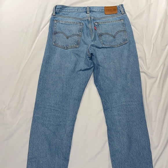 Levi’s Wedgie Straight Leg Raw Hem Women’s Jeans - Picture 3 of 6